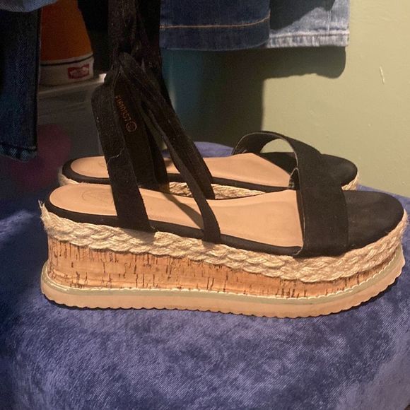 Missguided Black and Tan Espadrilles Stylish Comfort - Picture 2 of 5